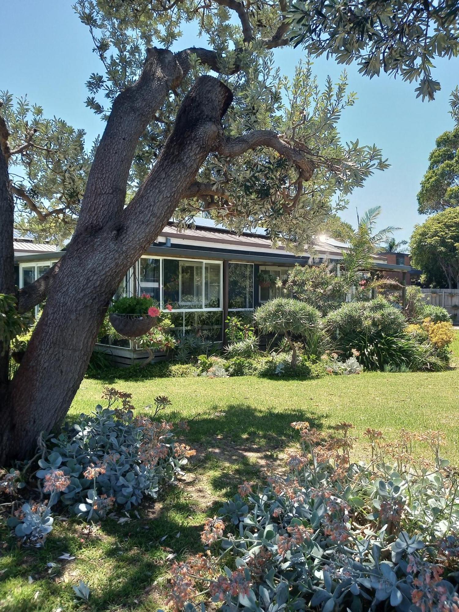 Lakes Entrance Waterfront Cottages With King Beds Εξωτερικό φωτογραφία