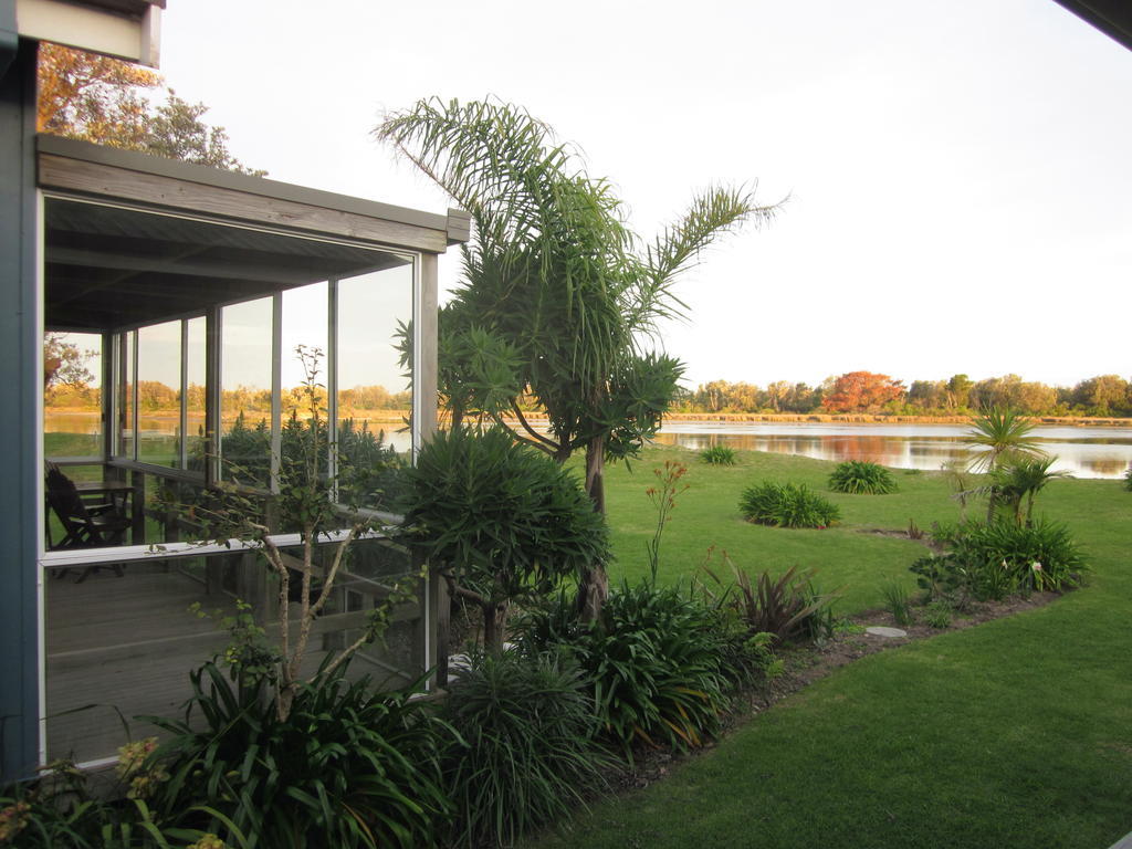 Lakes Entrance Waterfront Cottages With King Beds Εξωτερικό φωτογραφία